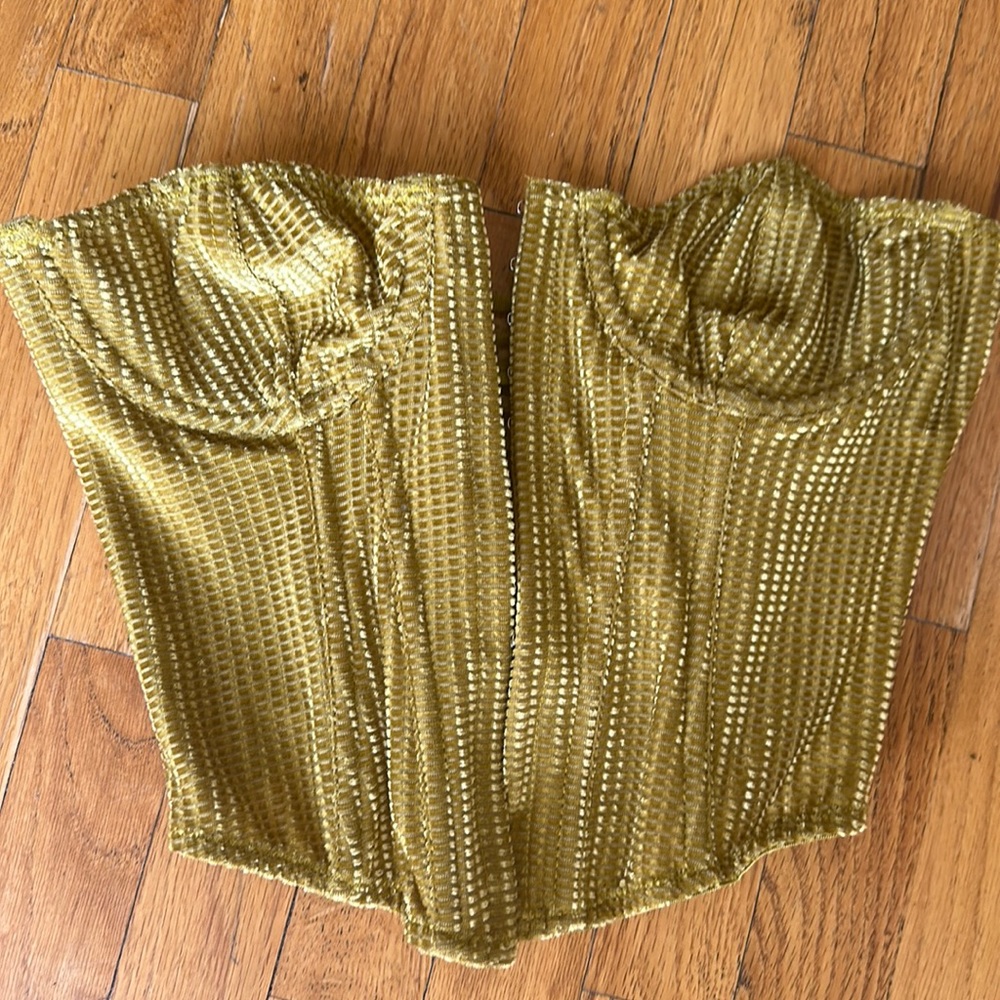 Golden Urban outfitters corset 🫶🌻